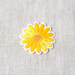 Daisy iron-on patch 2cm - Calissone