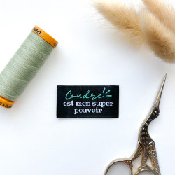Etiquettes Romarine - Modèle Coudre est mon super pouvoir (vert) - Calissone