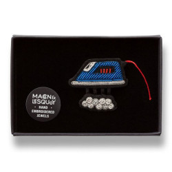 Steam iron - Embroidered brooch - Macon et Lesquoy - Calissone