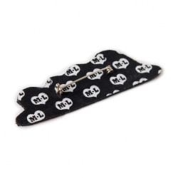 Resist - Embroidered brooch - Macon et Lesquoy - Calissone