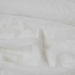 Broderie anglaise florale blanche festonnée - Calissone