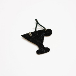 Kisses Fuchsia - Embroidered brooch - Macon et Lesquoy - Calissone