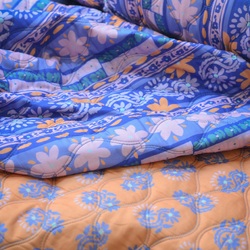 Et si on attendait le printemps en matelassé floral double face ? 🌸🌼

Coup de cœur pour ces gammes de couleurs fraîches et peps et ces motifs fleuris tantôt rétro tantôt so chic !
Les petits parfaits pour des petites vestes de mi saison réversibles ou encore des gilets sans manches qui appellent le soleil !

Je le rêve en IAM Mira @iam_patterns ou encore en mont royal de @atelier8avril 🥰

Et vous vous imaginez quoi dedans ? 🤗

#calissone #pepitescalissone