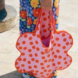 SUMMER DÉFI DAISY 🌸

Tout d’abord un immense MERCI pour l’accueil que vous avez réservé à notre nouveau patron du sac Daisy ainsi que le défi couture qui l’accompagne 🥰✨

On se régale de découvrir vos sublimes versions ! n’oubliez pas de nous identifier et de mettre le #summerdefidaisy pour qu’on ne loupe rien 😉

Les règles de défi et les cadeaux à gagner sont à retrouver dans le carrousel, vous avez jusqu’au 31 mai pour participer 🎁

Qui coud son Daisy pour le concours par ici ?