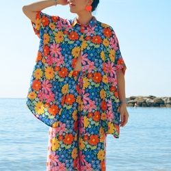 Best life dans best outfit : Widy + Matchy 💫✨

C’est clairement notre uniforme de l’été ici et alors quand en plus il est cousu en flower crush…🤩💥😍🌸✨

Sublimé par la plus belle des fleurs @juju_fil_good 💫

Garantie 100% kiff et style 💥

La chemise Widy est cousue en version allongée et le matchy en version pantalon taille haute 💫

➡️ les 2 patrons sont dispo en pdf et pochette sur notre eshop et dans notre boutique

Say cheeeeeeese 📸

Ok le flower crush bleu marine est sold out… Mais ca serai pas complement dément en flower crush orange ?!! 🤩🧡

With love, sun, flower et sewing vibes 😘