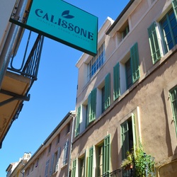 La boutique reste ouverte en Août ☀️✨

Cette année la boutique ne fermera que 2 jours le 13 et 14 août pour que vous puissiez venir nous voir et profiter de nos jolies pépites sur la route des vacances (ou pas 😝)

Quelle immense joie de nous recevoir chez nous, qui passe dans le coin en août ?
____________________________

The shop remains open in August ☀️✨

This year, the shop will only close for two days, August 13th and 14th, so you can come see us and enjoy our lovely finds on your way to your holidays (or not 😝).

We are so happy to welcome you to our shop! Who’s passing through this August ?